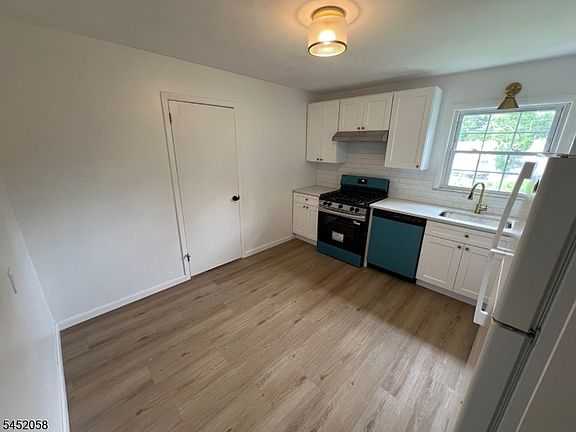 3rd image of 1006 Gifford Ct #2