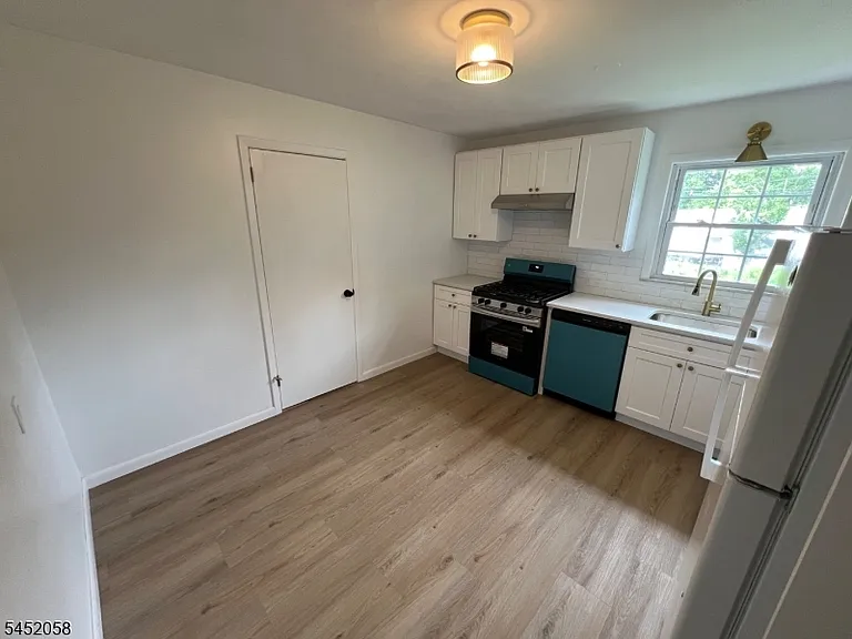 1006 Gifford Ct — Photo 3