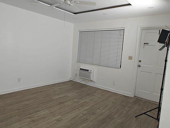 4th image of 2527 Hayes St #2527