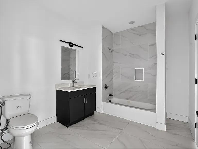 43-45 W 32nd St #502 — Photo 16