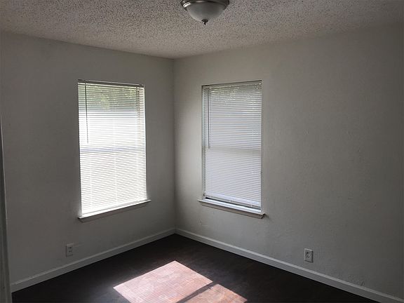 4th image of 1108 E Inwood Dr