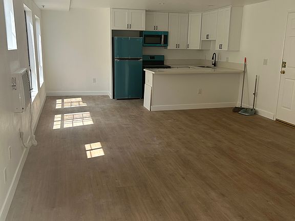 3rd image of 1526 S Bedford St APT 103