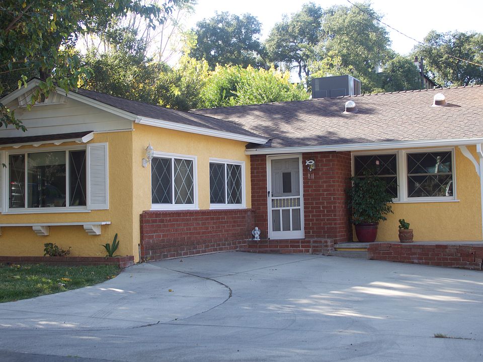 1st image of 25039 Vermont Dr