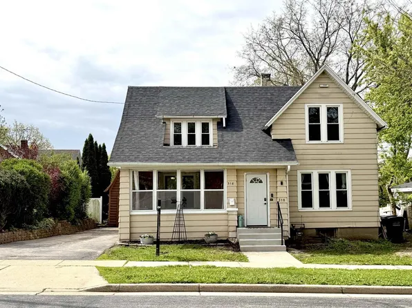318 N 3rd Street, Fort Atkinson, WI 53538