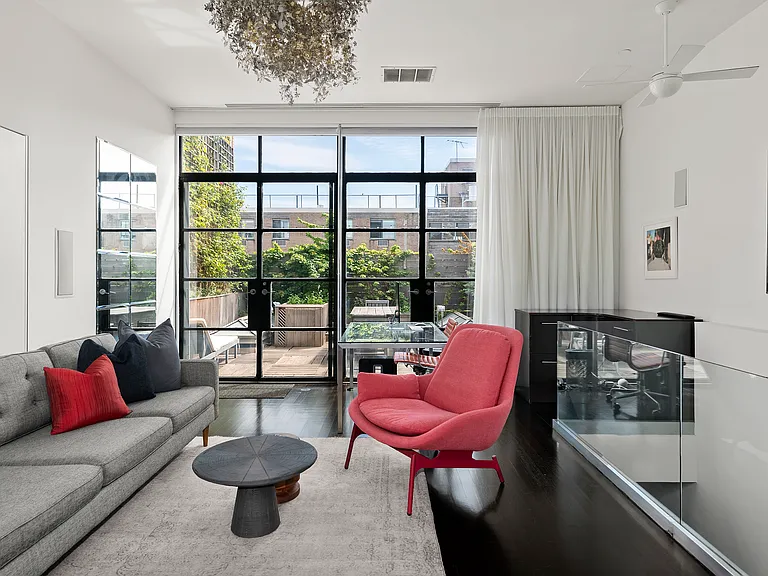 317 E 8th St #QUAD — Photo 13