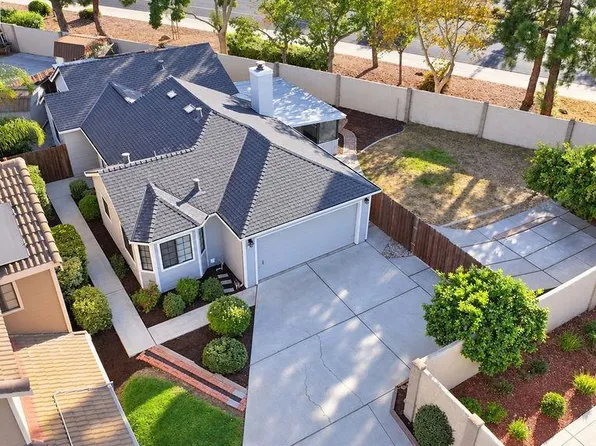 1953 Hamburg St, Oakley, CA 94561