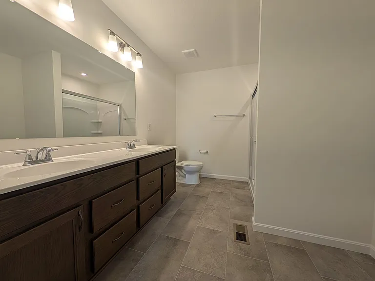 8161 Sycamore Hollow Dr — Photo 27
