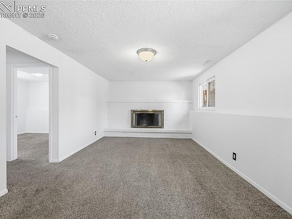 3rd image of 1470 Peterson Rd