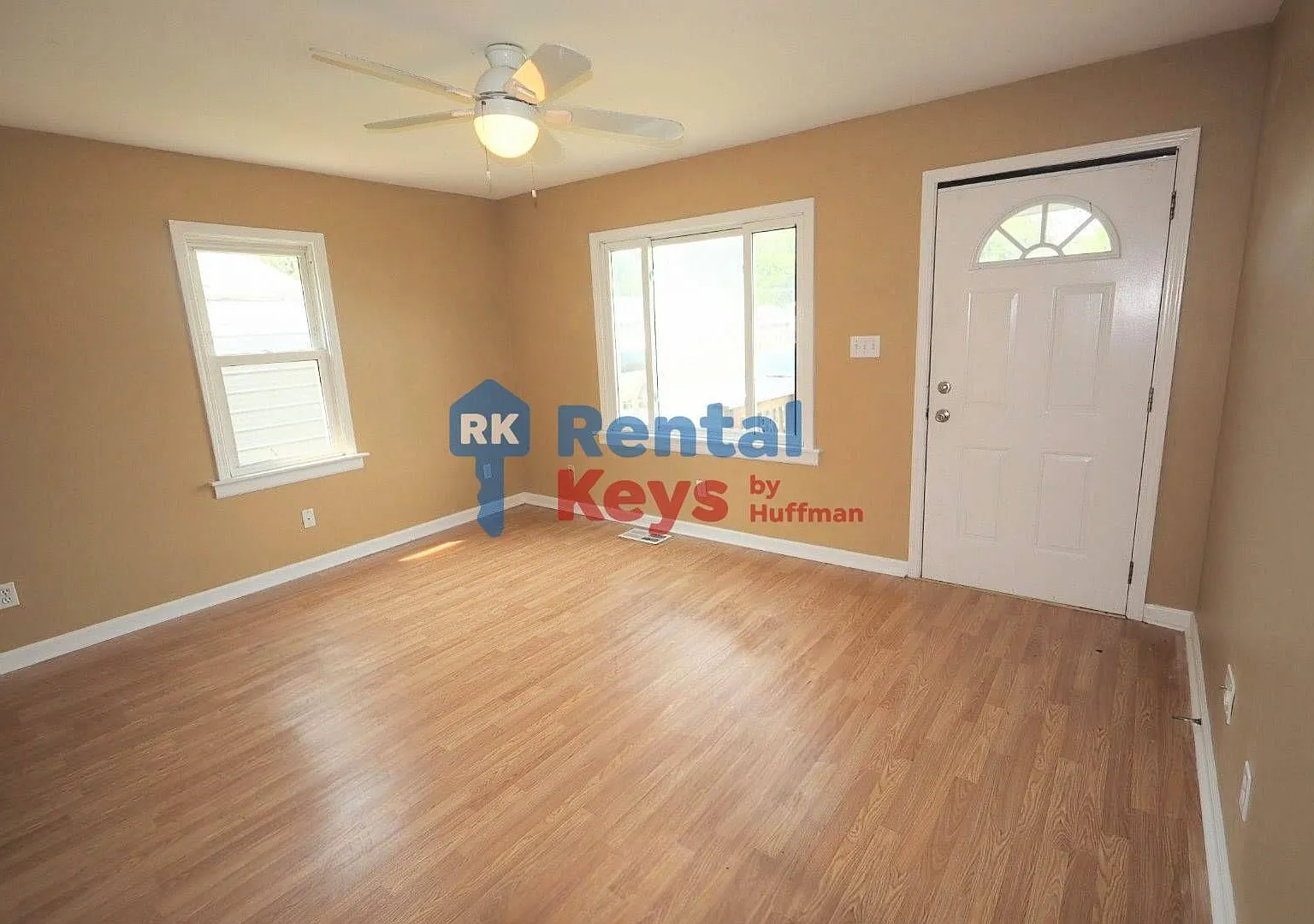 Three Bedroom House — Photo 4