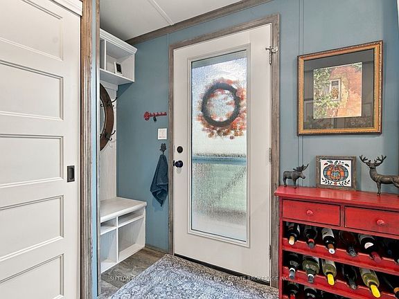 5th image of 22790 Amiens Rd #101