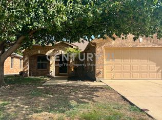 10044 Cougar Trl, Fort Worth, TX 76108