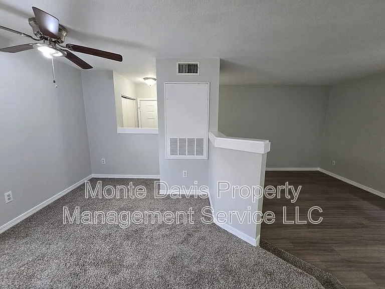 513 S Park Dr #201 — Photo 16