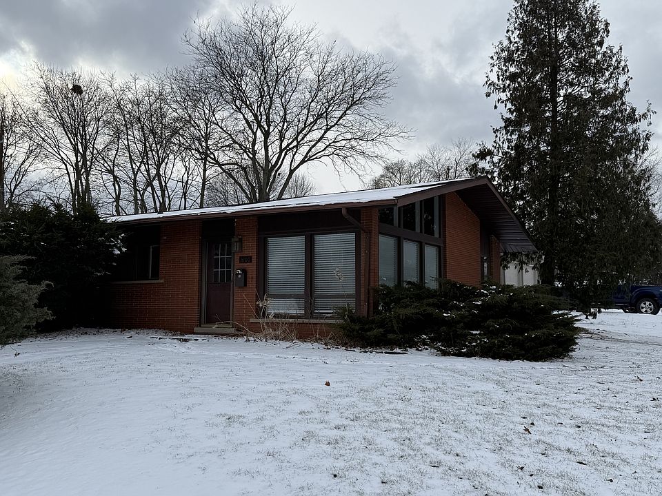 1st image of 1800 Greenview Dr APT 1