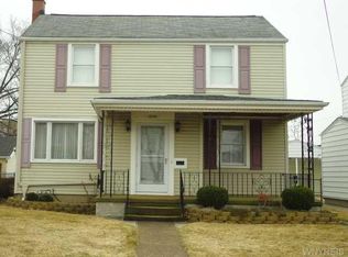 2773 Woodlawn Ave, Niagara Falls, NY 14301