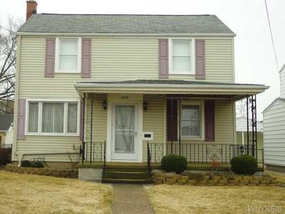 2773 Woodlawn Ave, Niagara Falls, NY, 14301