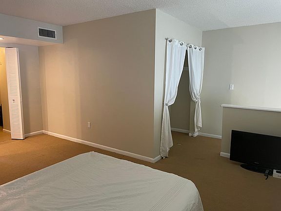 5th image of 6886 N Kendall Dr APT D404
