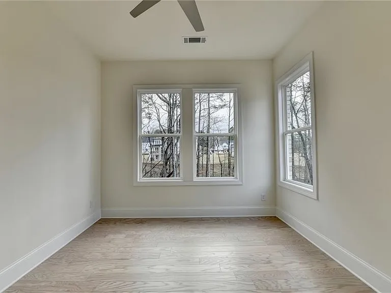 2471 Stewart Rd — Photo 41