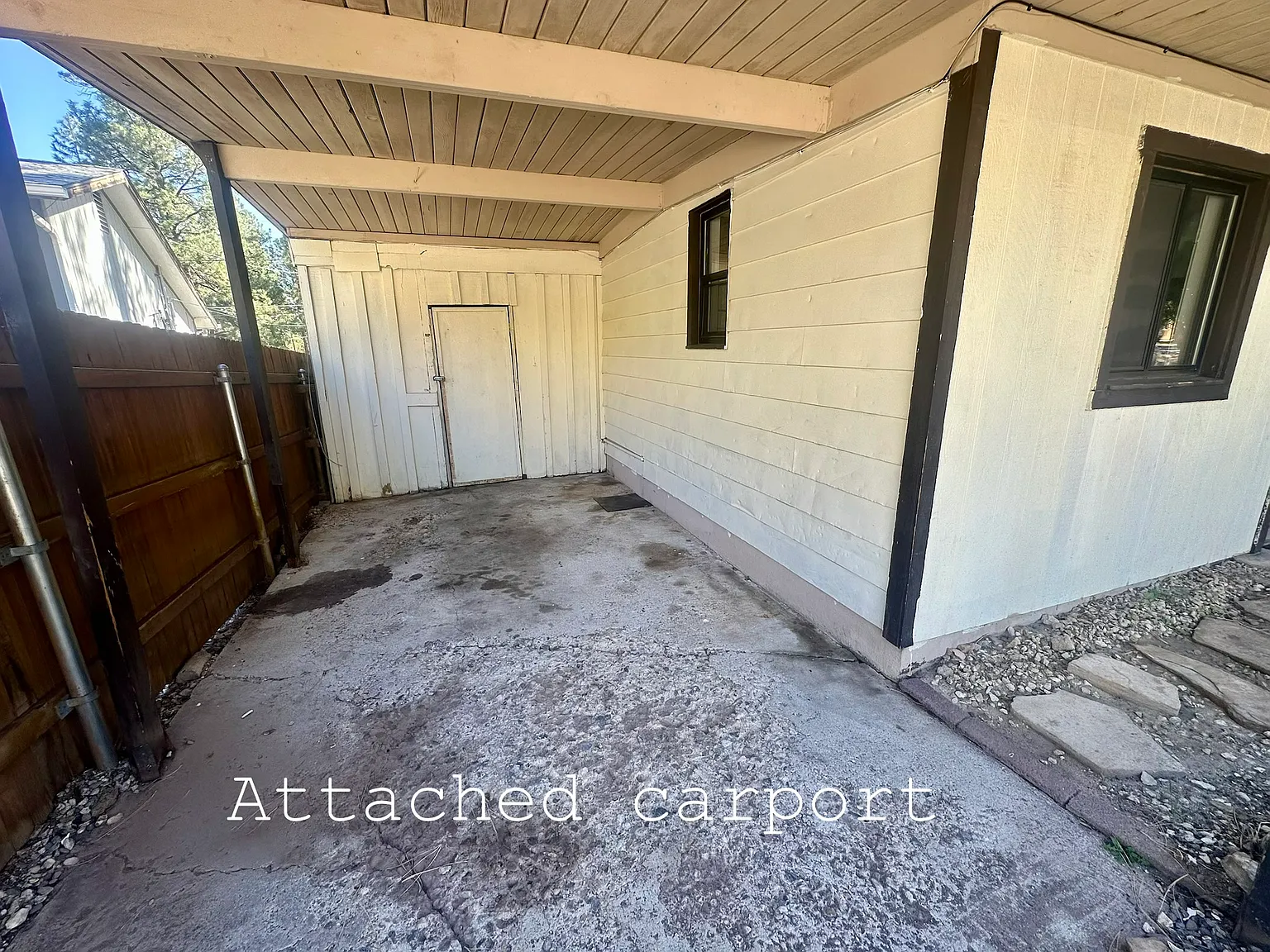 3 bed, 880 sqft, $2,100 — Photo 4