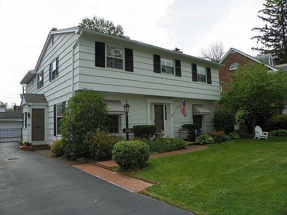 2nd image of 1318 Wayne St S