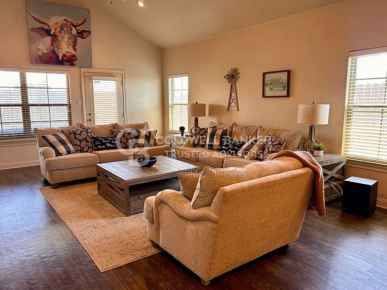 10317 Vernon Dr — Photo 5