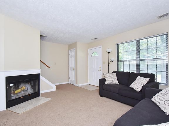 3rd image of 215 Berry Ave
