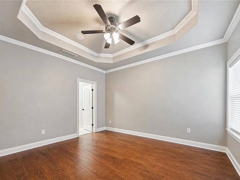 2404 Lancaster Ct — Photo 19