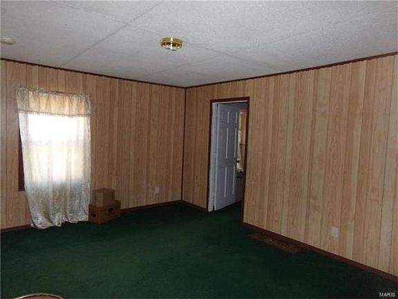 4th image of 903 Greenwood St