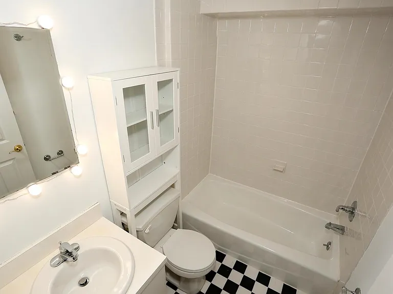461 4th St #1W — Photo 14