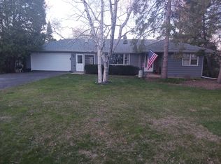 746 W Walnut St, Roselle, IL 60172
