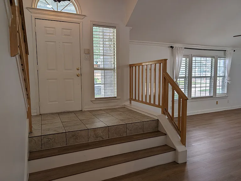 5232 Goodman Dr — Photo 3