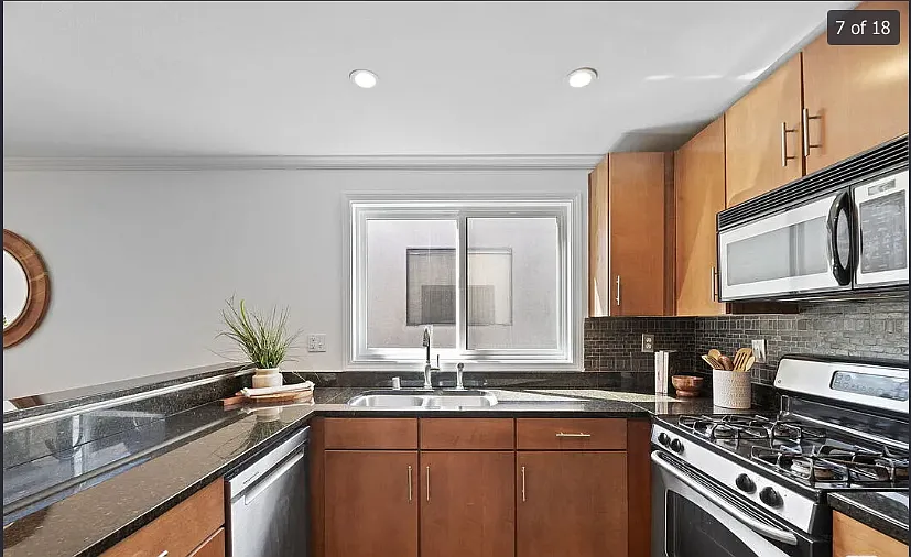 2 bed, 985 sqft, $5,000 — Photo 3