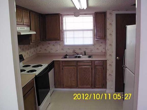 4th image of 1802 Whispering Oaks Ln #1