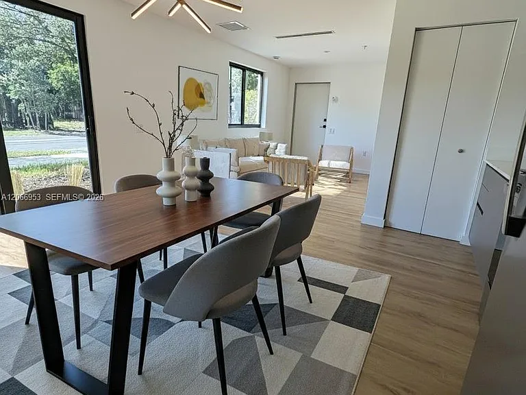 85 NE 55th St #6 — Photo 1