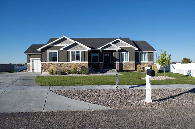 1st image of 2601 Sagebrush St