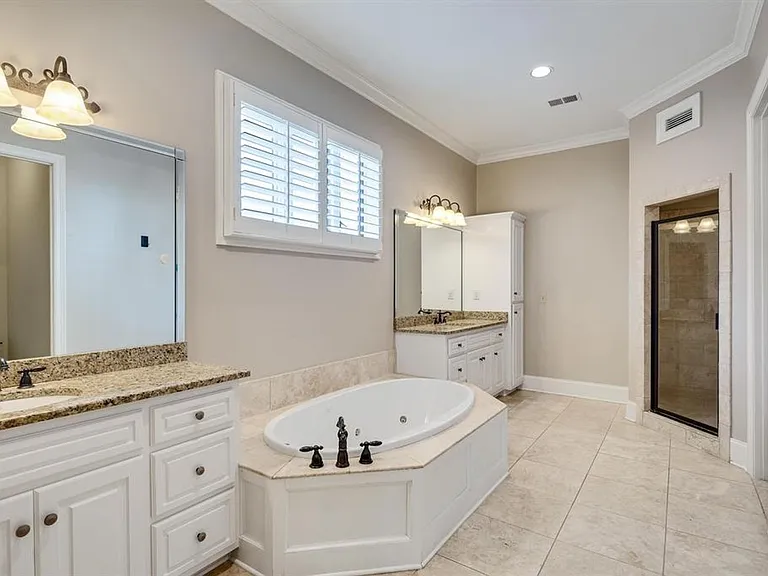6597 Heronswood Cv — Photo 13
