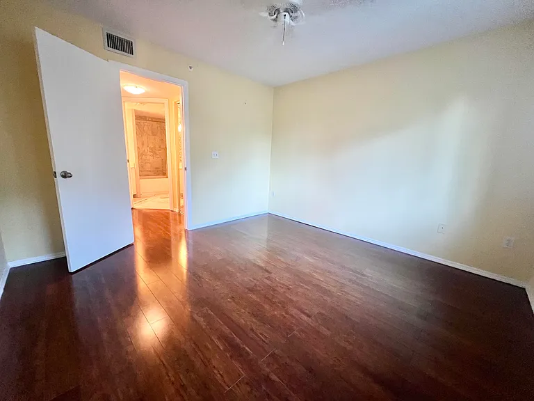 1100 Crestwood Ct S #1103 — Photo 11