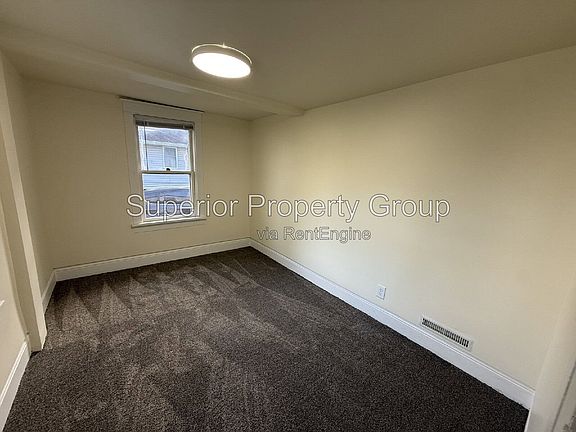 4th image of 223 Dickinson St