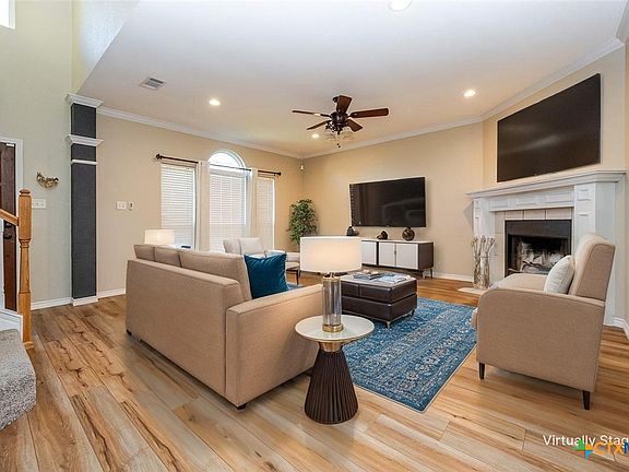 2nd image of 2425 Catawba Loop