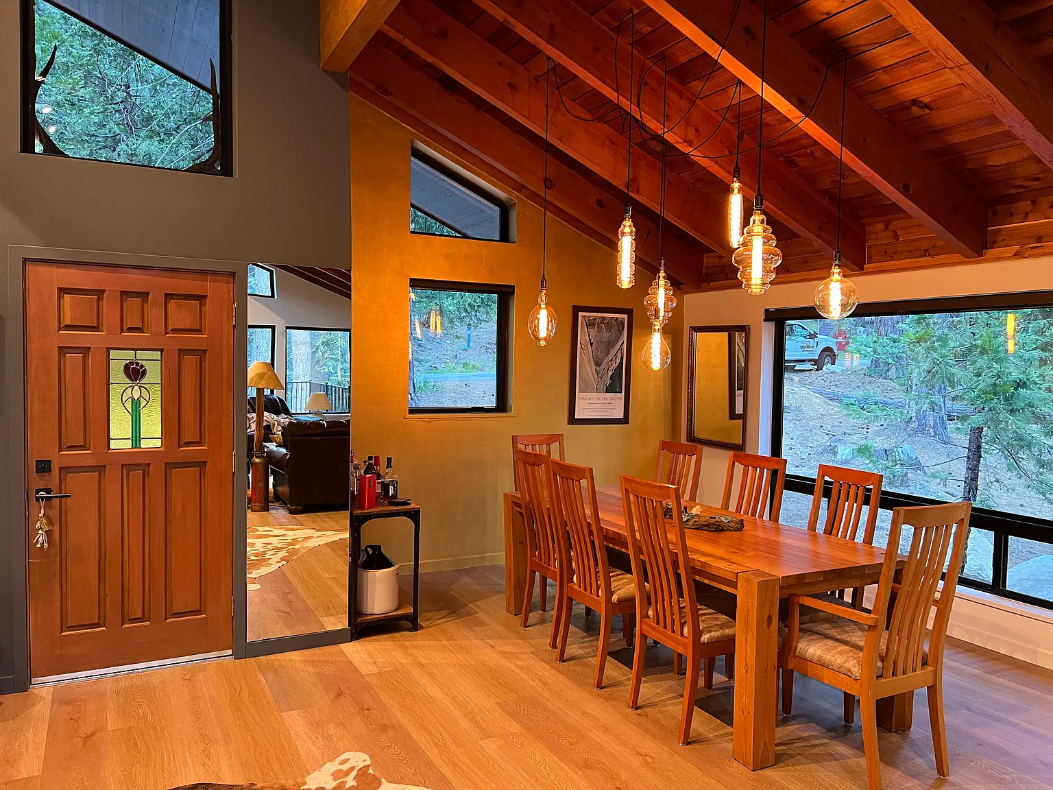 4 bed, 3.5 bath, 3000 sqft, $5,000 — Photo 1