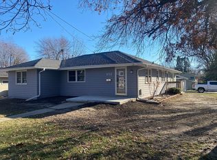 3712 Lindlavista Way, Des Moines, IA 50310