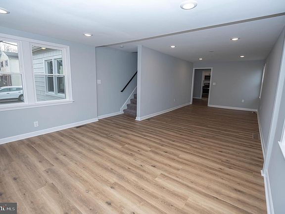 4th image of 231 S Colonial Ave