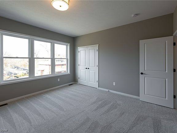 4th image of 239 N Walnut St