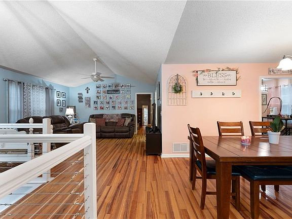 5th image of 67 Cowan Dr SW