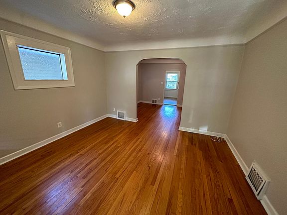 4th image of 456 E Lewiston Ave APT A