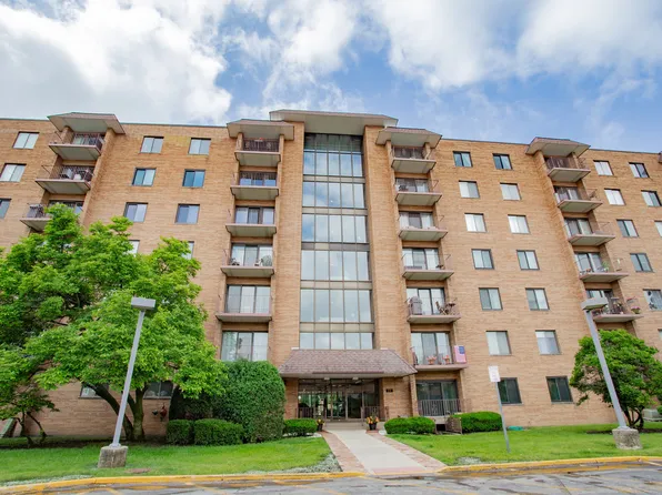 1717 W Crystal Ln Unit 603, Mount Prospect, IL 60056