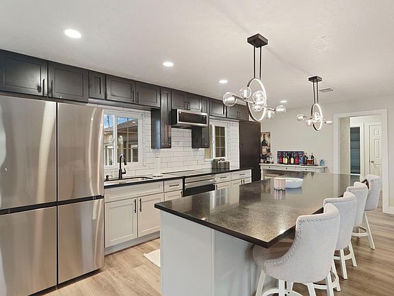 2nd image of 2948 E Woodbridge Rd