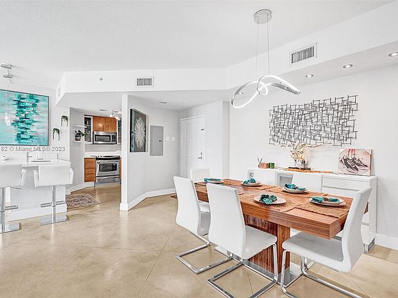 3rd image of 7900 Harbor Island Dr APT 820