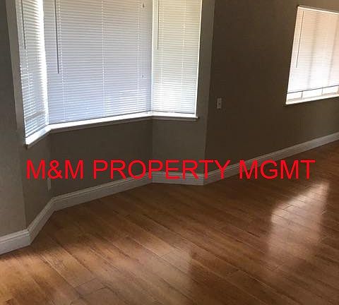 3725 BOLIVAR Dining Room