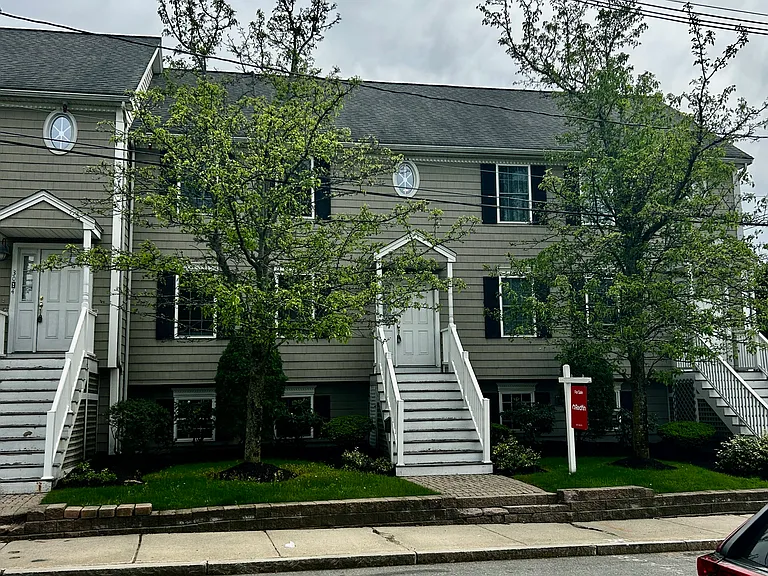 30 Russell St #5 — Photo 12