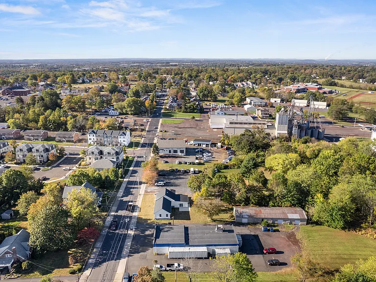 325 W Reliance Rd — Photo 35